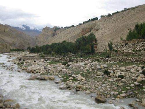 TREKKING IN MUSTANG 2010